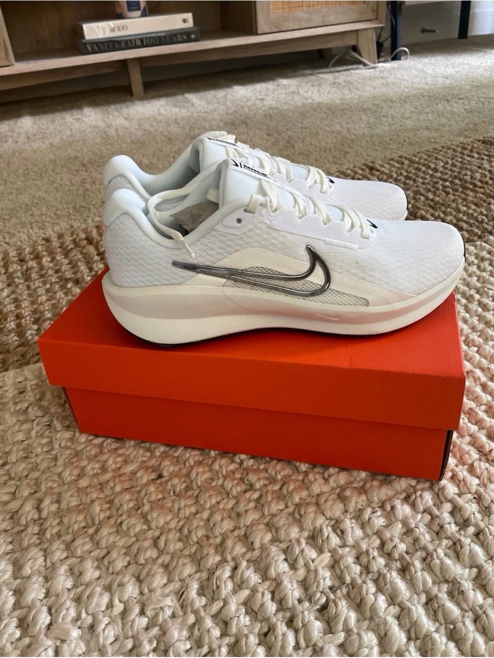 New women Nike downshifted 13 size 7
